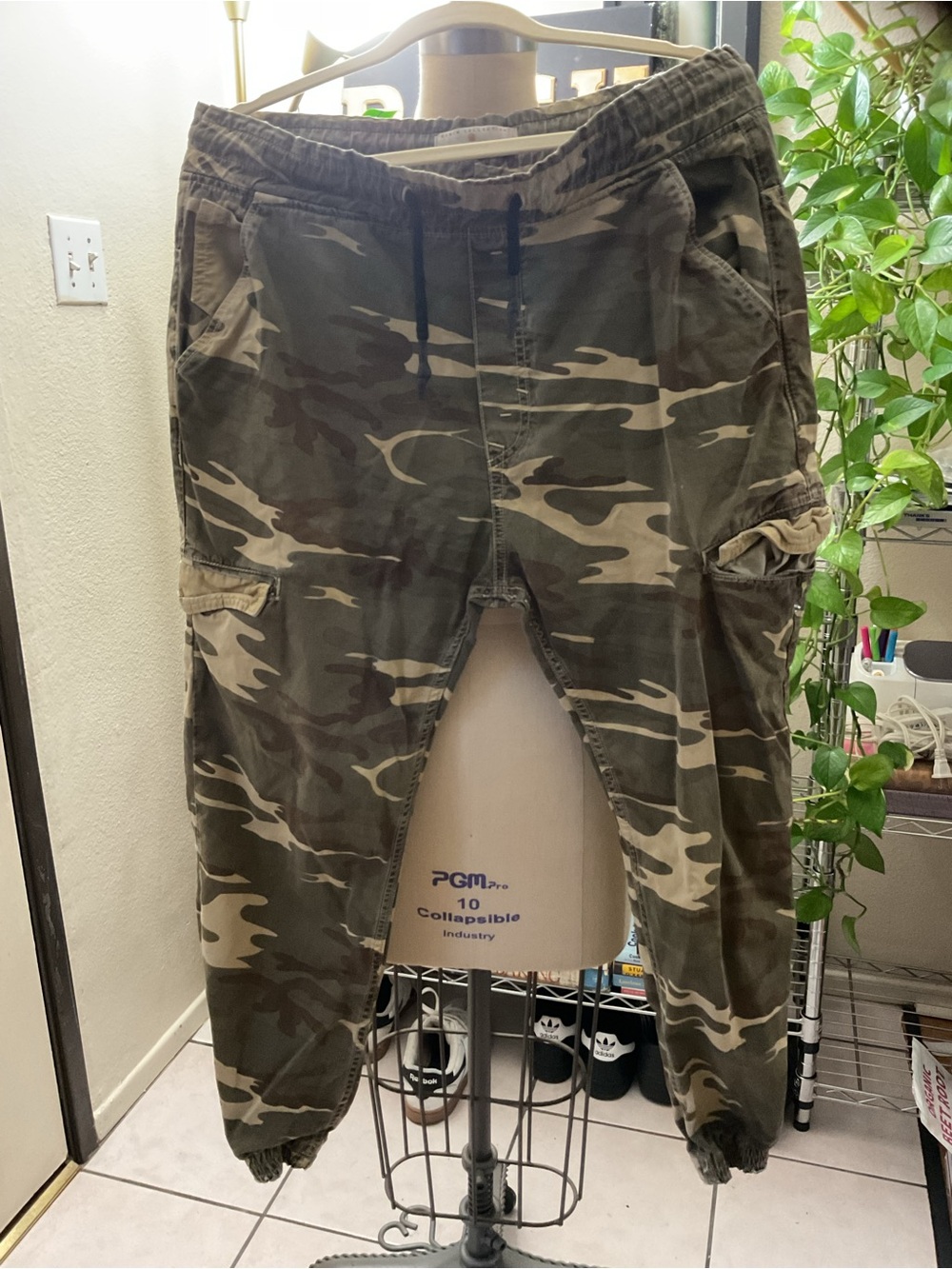Zara Men's Camo Cargo Pants - Green & Tan